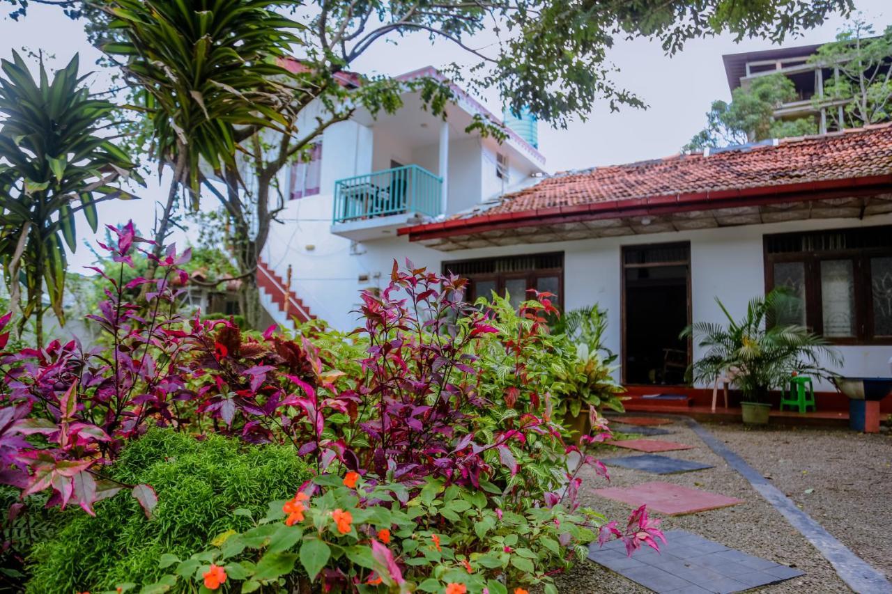 Sajana Ocean Hill Acomodação com café da manhã Mirissa Exterior foto